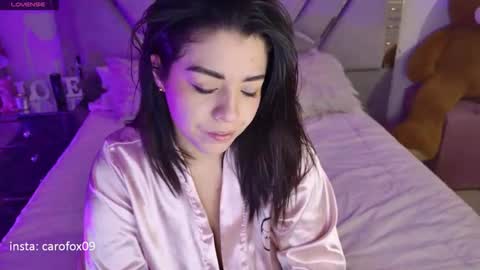 Snapshot of carolinafox_ chatting on 7, 5, 2026 caroline online show from 7, 5, 2026