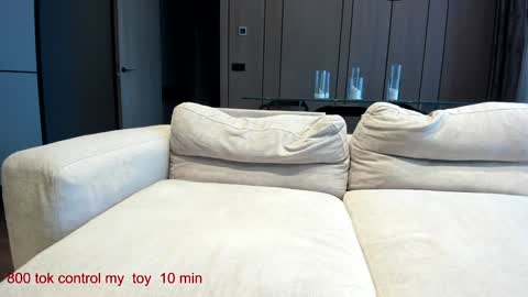 Lina.I will online 1 December   online show from 14, 12, 2024