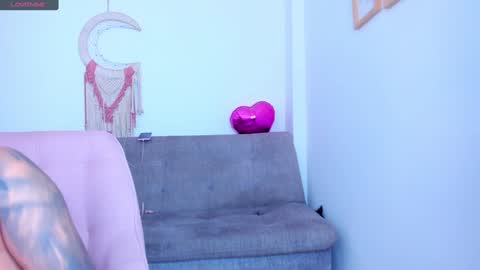 Snapshot of carolinalovehot chatting on 18, 12, 2024 Carolina online show from 18, 12, 2024