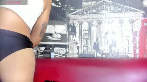 Caroline  Clark online show from 25, 4, 2026