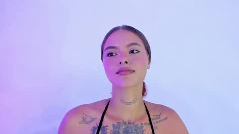 Snapshot of caroline_clark420 chatting on 7, 6, 2026 Caroline Clark online show from 7, 6, 2026