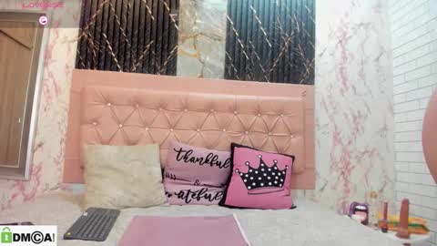 Snapshot of caroline_daring chatting on 20, 11, 2025 caroline daring online show from 20, 11, 2025