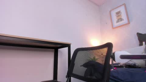  Caroline  online show from 18, 4, 2026