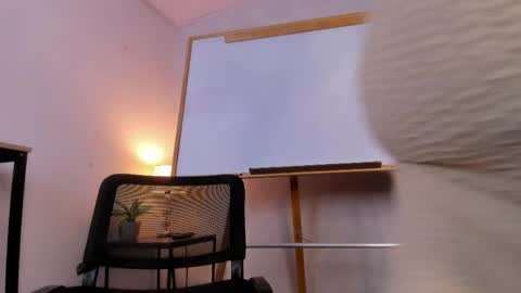  Caroline  online show from 20, 4, 2026