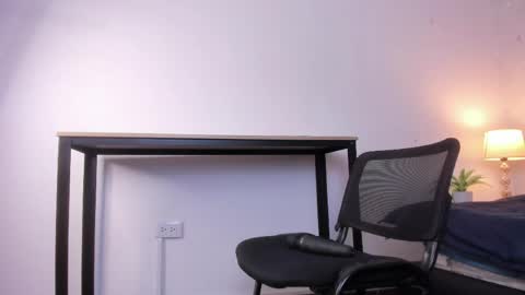  Caroline  online show from 21, 4, 2026