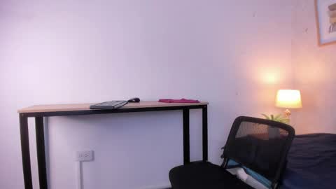  Caroline  online show from 23, 4, 2026