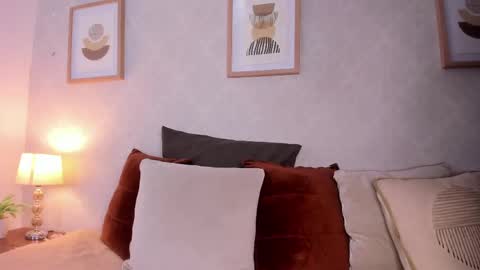  Caroline  online show from 20, 5, 2026