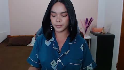 caroline_east online show from 5, 2, 2025