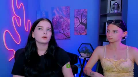 Caroline online show from 22, 5, 2026