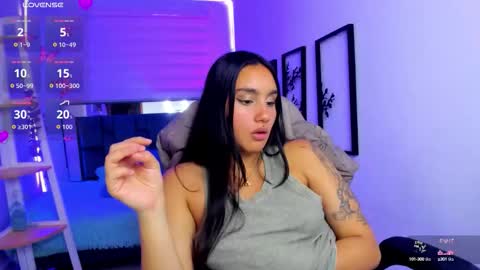 caroline_rodriguez_9 online show from 23, 9, 2025