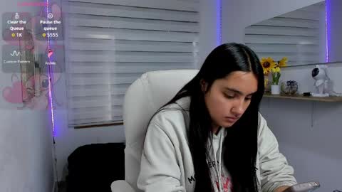 caroline_rodriguez_9 online show from 21, 4, 2026