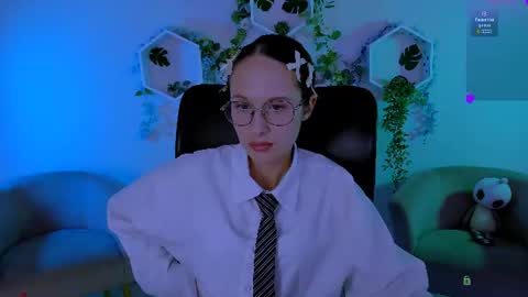 Caroline online show from 25, 7, 2026