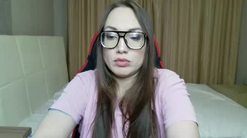 Caroline online show from 22, 7, 2026