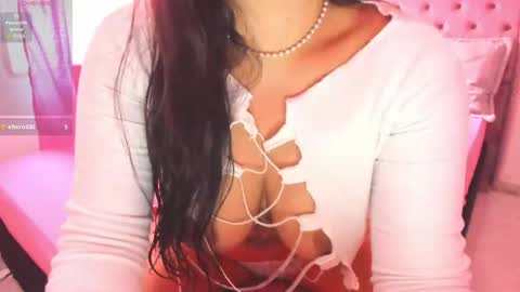 Caroline  online show from 24, 4, 2026