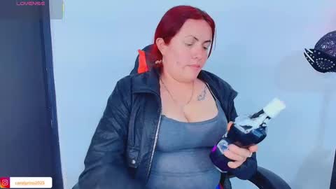 Carolinhe  online show from 19, 11, 2025