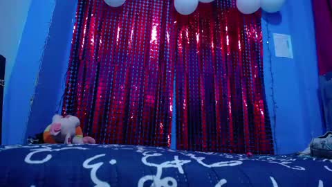 Carolinhe  online show from 25, 4, 2026