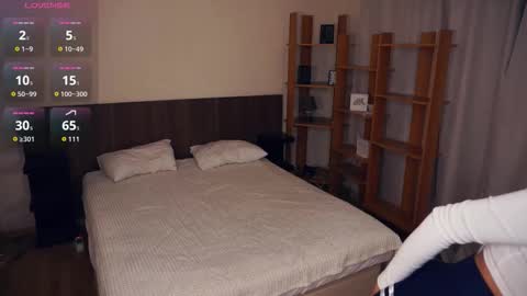 Hello everyone Im Monica Its my first day Were going to have fun together  online show from 28, 9, 2025