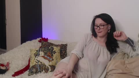 Snapshot of carriecastle chatting on 2, 4, 2026 Caroline online show from 2, 4, 2026