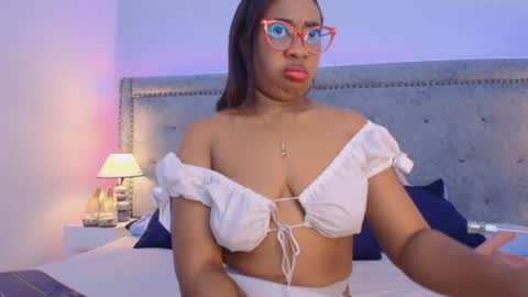 Snapshot of caseymoon chatting on 28, 7, 2026 Casey online show from 28, 7, 2026