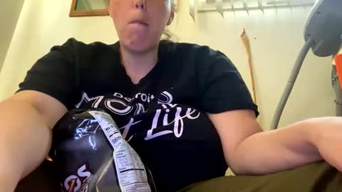 Cash Couple online show from 12, 9, 2025