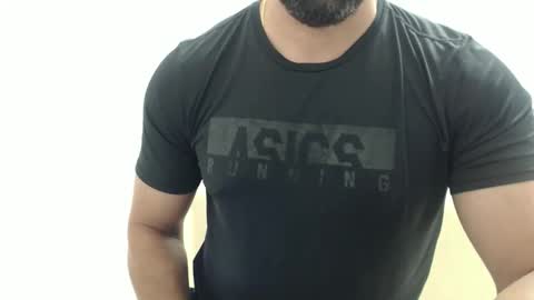 cashmastermuscle77 online show from 5, 12, 2025