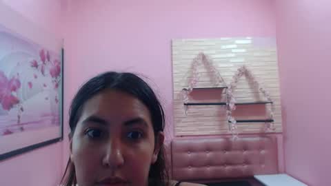 Snapshot of cassandra_ruizz chatting on 18, 9, 2025 573215024606 online show from 18, 9, 2025