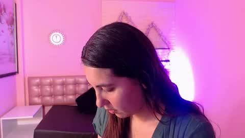 Snapshot of cassandra_ruizz chatting on 8, 10, 2025 573215024606 online show from 8, 10, 2025