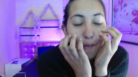 Snapshot of cassandra_ruizz chatting on 7, 11, 2025 573215024606 online show from 7, 11, 2025