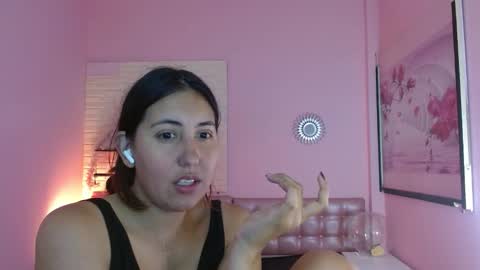 Snapshot of cassandra_ruizz chatting on 17, 11, 2025 573215024606 online show from 17, 11, 2025