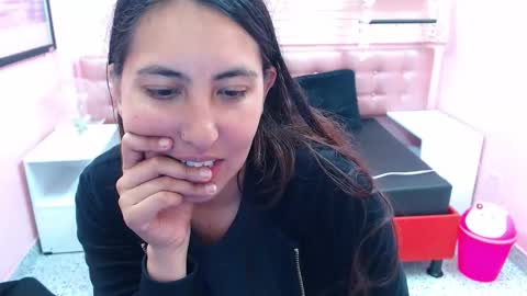 Snapshot of cassandra_ruizz chatting on 4, 12, 2025 573215024606 online show from 4, 12, 2025