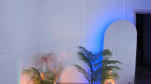 Hello my name is Cassie and my friend Nilo is also here online show from 26, 6, 2026