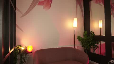 Hello my name is Cassie and my friend Nilo is also here online show from 23, 7, 2026