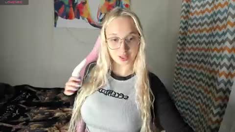 Cassie Rosss online show from 3, 7, 2026