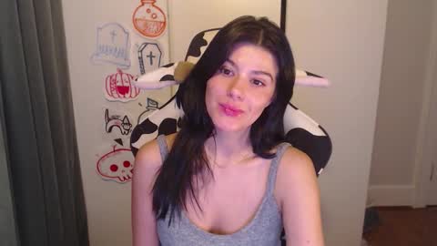 cassiealvarez online show from 29, 10, 2025