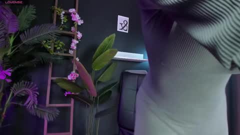 Snapshot of cassiecool chatting on 12, 3, 2025 assie online show from 12, 3, 2025