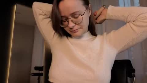 Snapshot of cassiecool chatting on 13, 11, 2025 assie online show from 13, 11, 2025