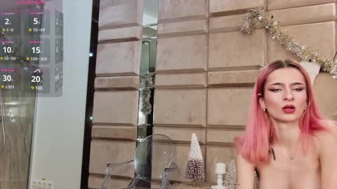 Snapshot of cassiefoxx_ chatting on 15, 12, 2024 Cassie online show from 15, 12, 2024