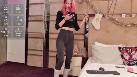 Snapshot of cassiefoxx_ chatting on 20, 12, 2024 Cassie online show from 20, 12, 2024