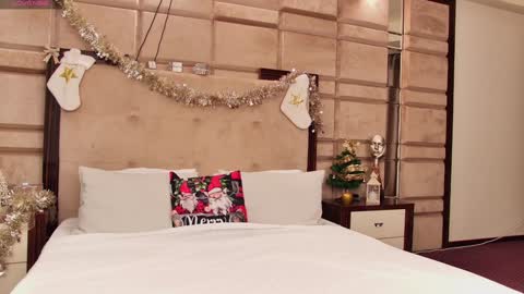 Snapshot of cassiefoxx_ chatting on 25, 12, 2024 Cassie online show from 25, 12, 2024