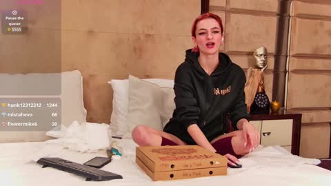 Snapshot of cassiefoxx_ chatting on 10, 1, 2025 Cassie online show from 10, 1, 2025