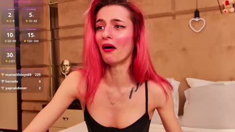 Snapshot of cassiefoxx_ chatting on 6, 3, 2025 Cassie online show from 6, 3, 2025