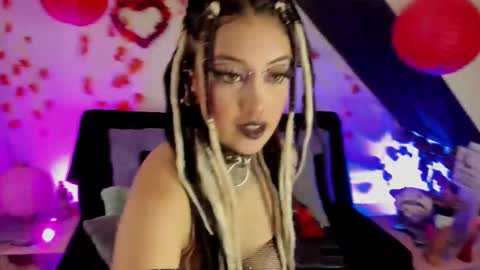 Cata green model independient online show from 24, 2, 2025