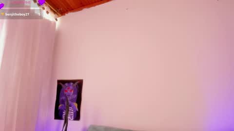 Cata green model independient online show from 27, 4, 2026