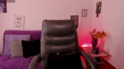 Cata green model independient online show from 8, 7, 2026