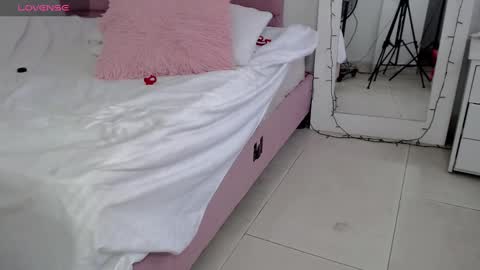 catalaia_stomm online show from 7, 2, 2025