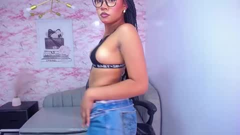 Snapshot of catalina25_t chatting on 12, 2, 2025 catalina25_t online show from 12, 2, 2025