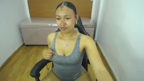 Snapshot of catalina25_t chatting on 1, 10, 2025 catalina25_t online show from 1, 10, 2025