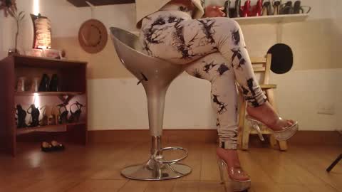 Catalina bruce2 online show from 8, 10, 2025