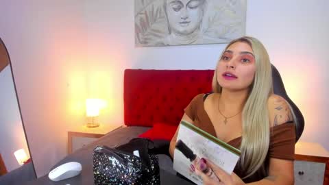 Snapshot of catalina_osorio chatting on 6, 4, 2026 catalina_osorio online show from 6, 4, 2026