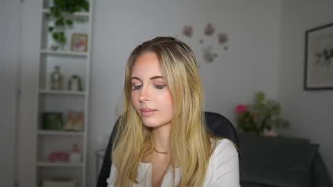 catecrago  online show from 28, 2, 2025